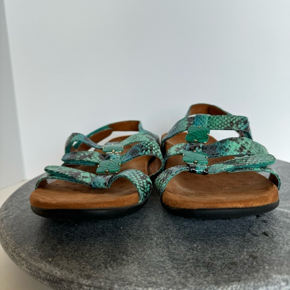Vionic Amber Teal Snakeskin Sandals Jeweled Beads 8 - Picture 3 of 10